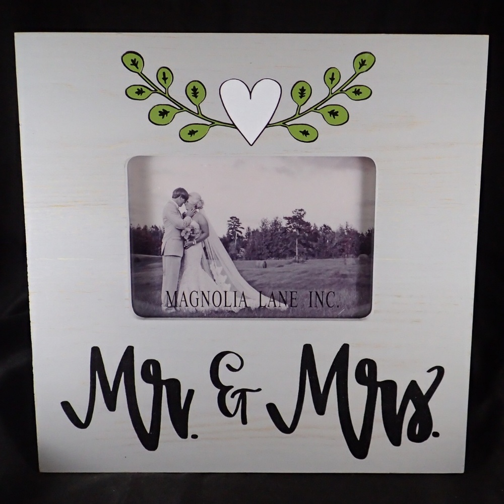 Magnolia Lane Heart Mr. & Mrs. Frame - New
